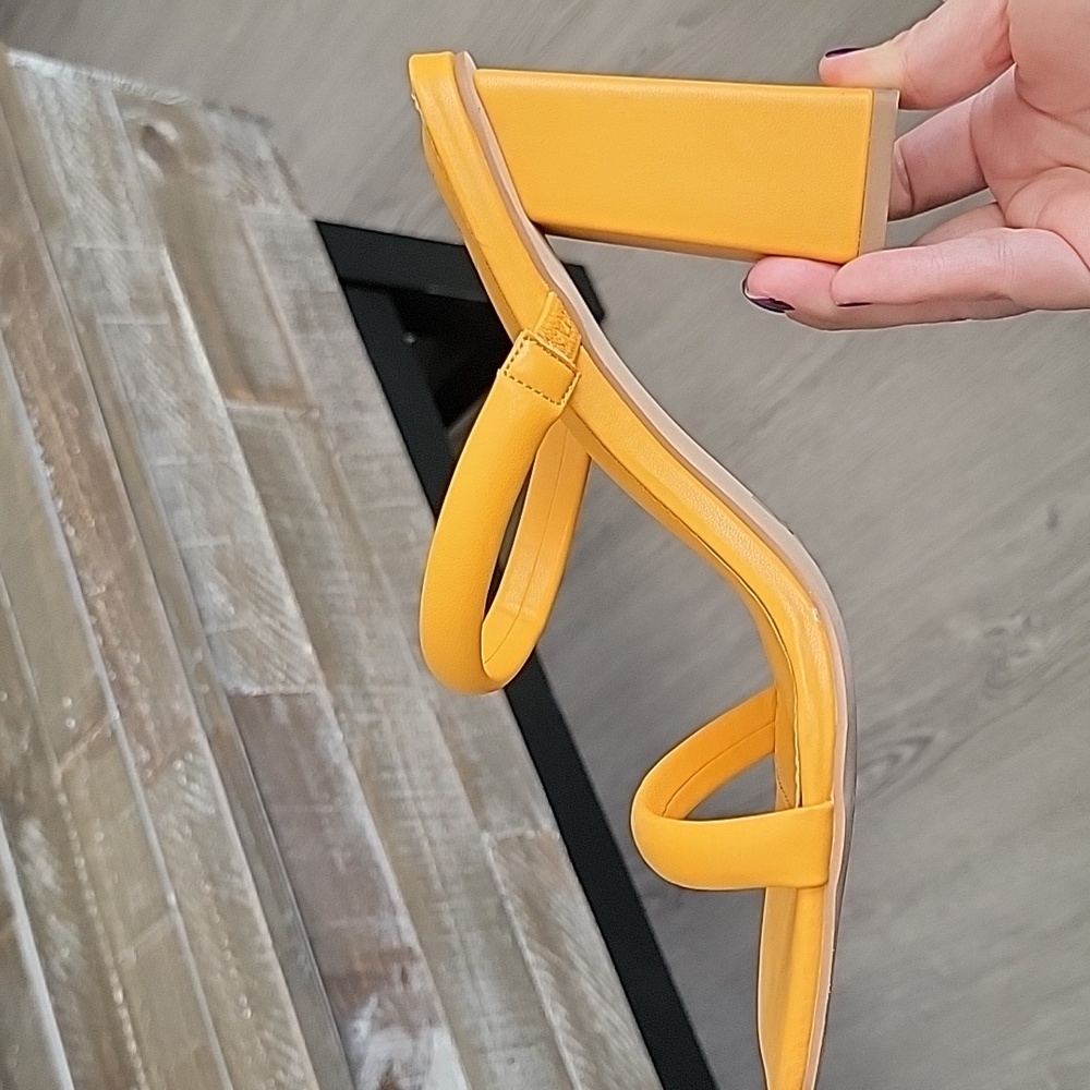 New York & Company Orange Heels - Picture 10 of 12